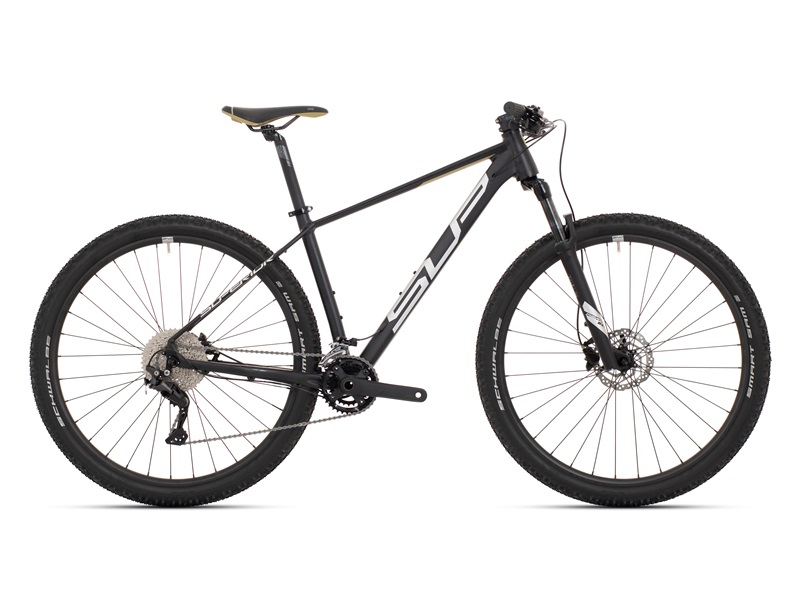 XC 879 Image 1