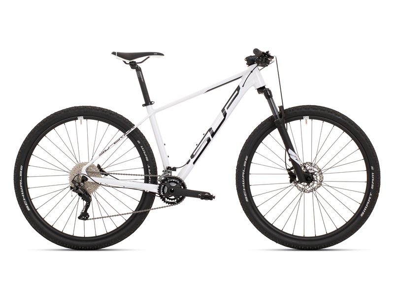 XC 879 Image 1