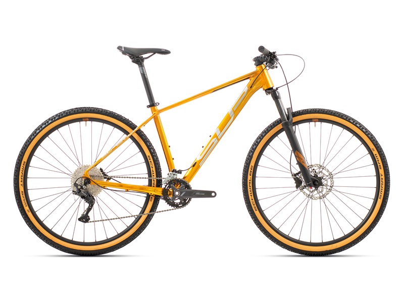XC 889 Image 1